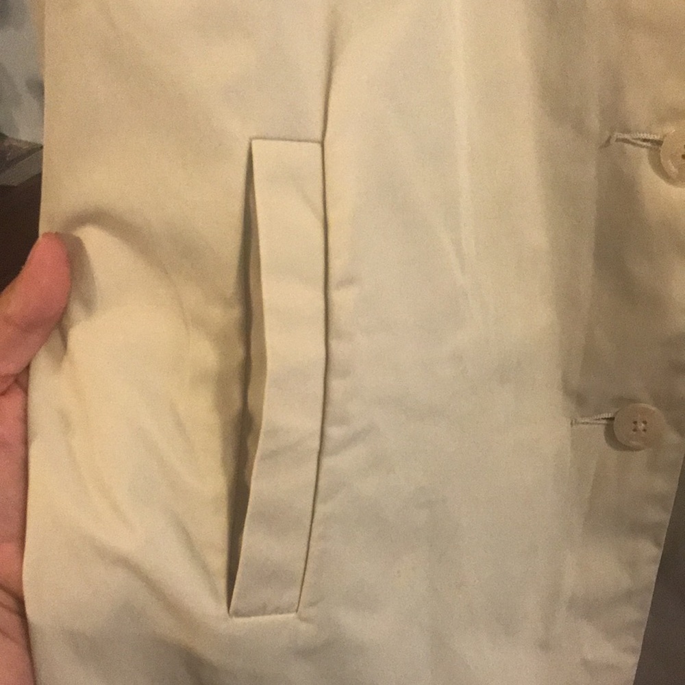 Weatherproof tan raincoat - Picture 3 of 9